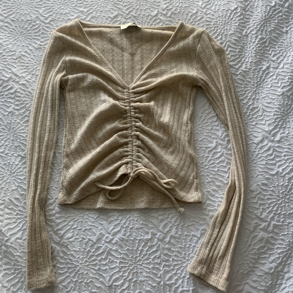 Beautiful flattering long sleeve